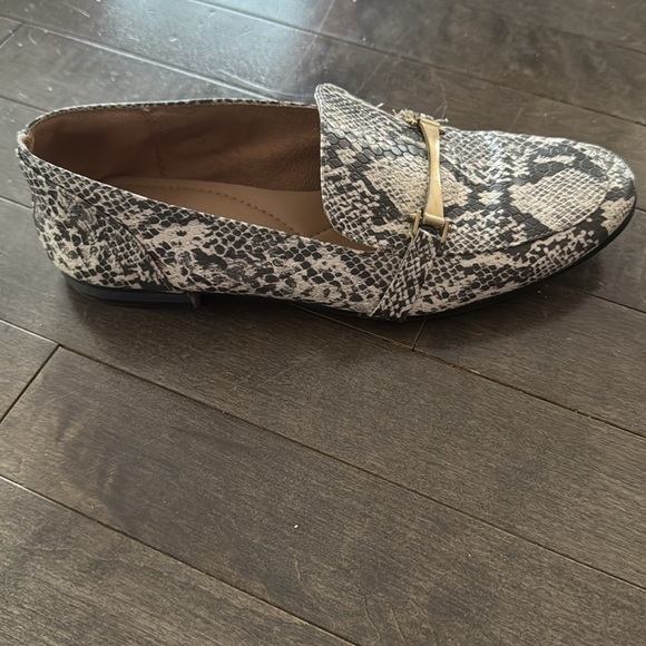 Snakeskin Patterned Loafers - Picture 3 of 14